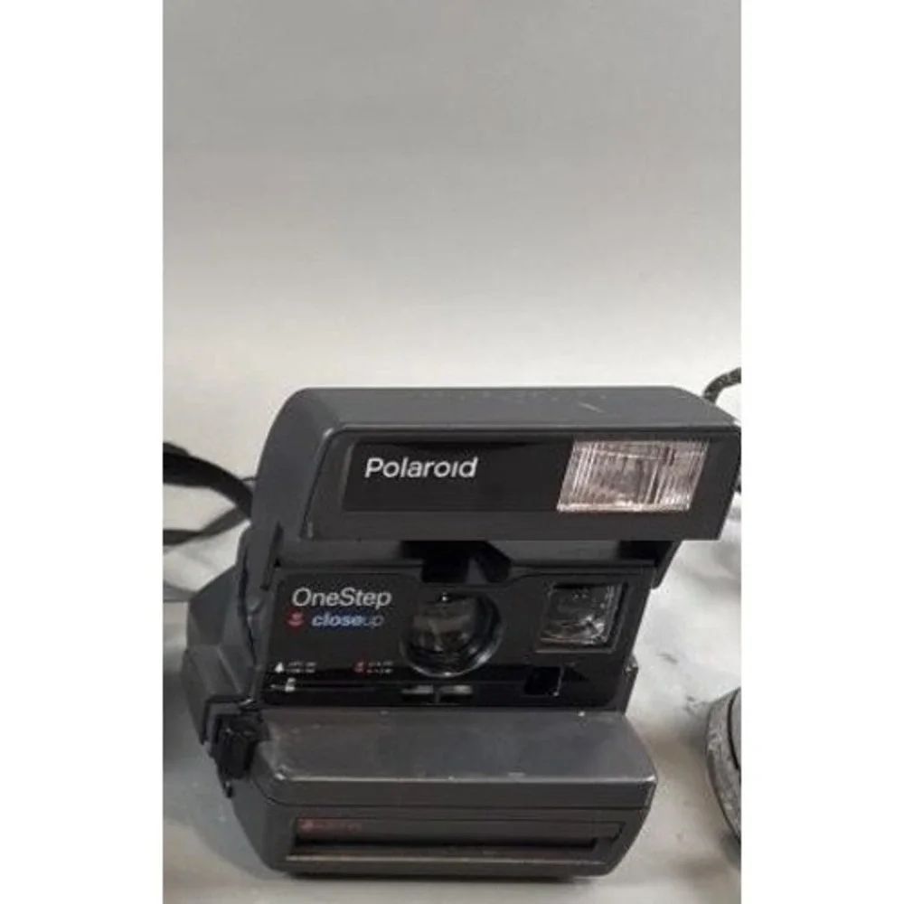 Polaroid OneStep CloseUp 600 Instant Film Camera Black Folding Flash Untested